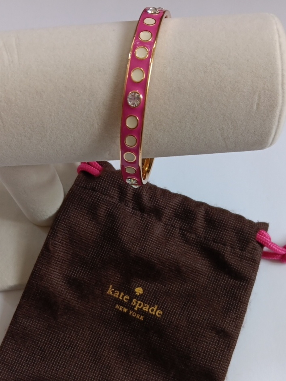 Kate Spade Fuchsia "Spot The  Spade" Enamel Bangle  Bracelet Gold Tone/ dust Bag